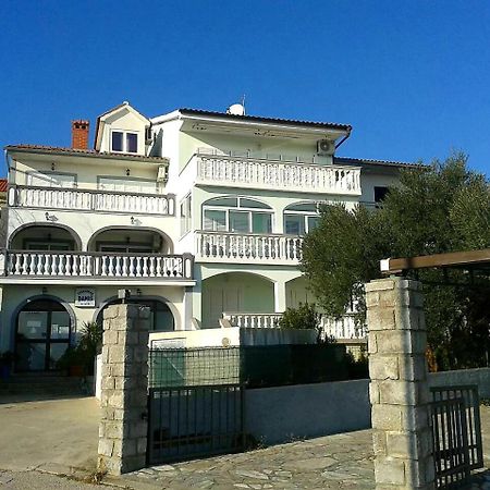 Apartmani Djurda Krk Town Bagian luar foto