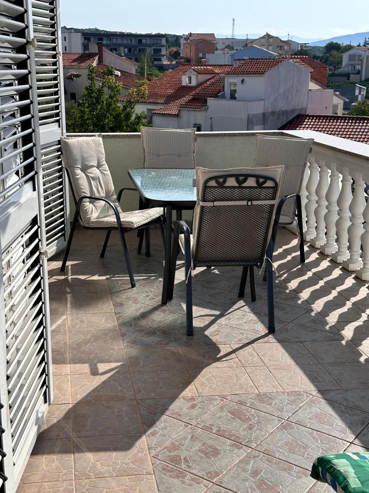 Apartmani Djurda Krk Town Bagian luar foto