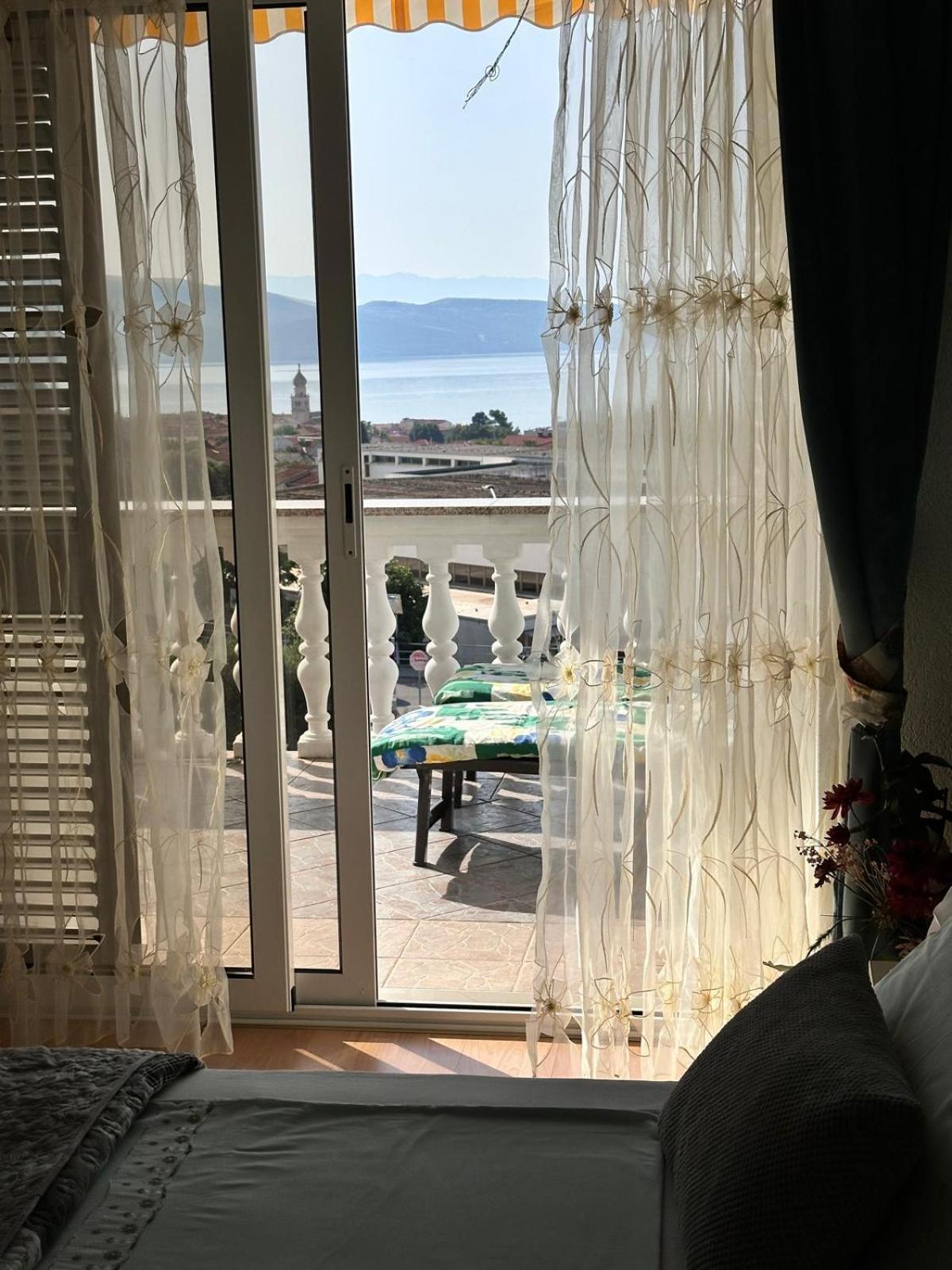Apartmani Djurda Krk Town Bagian luar foto